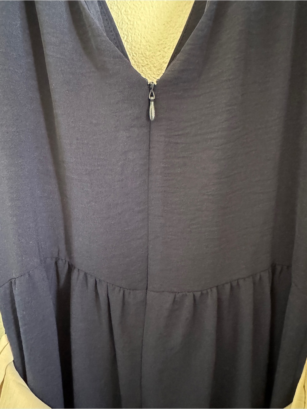 DKNY Sleeveless Navy Midi Dress with Cream Trim and Waist Tie - Picture 4 of 4